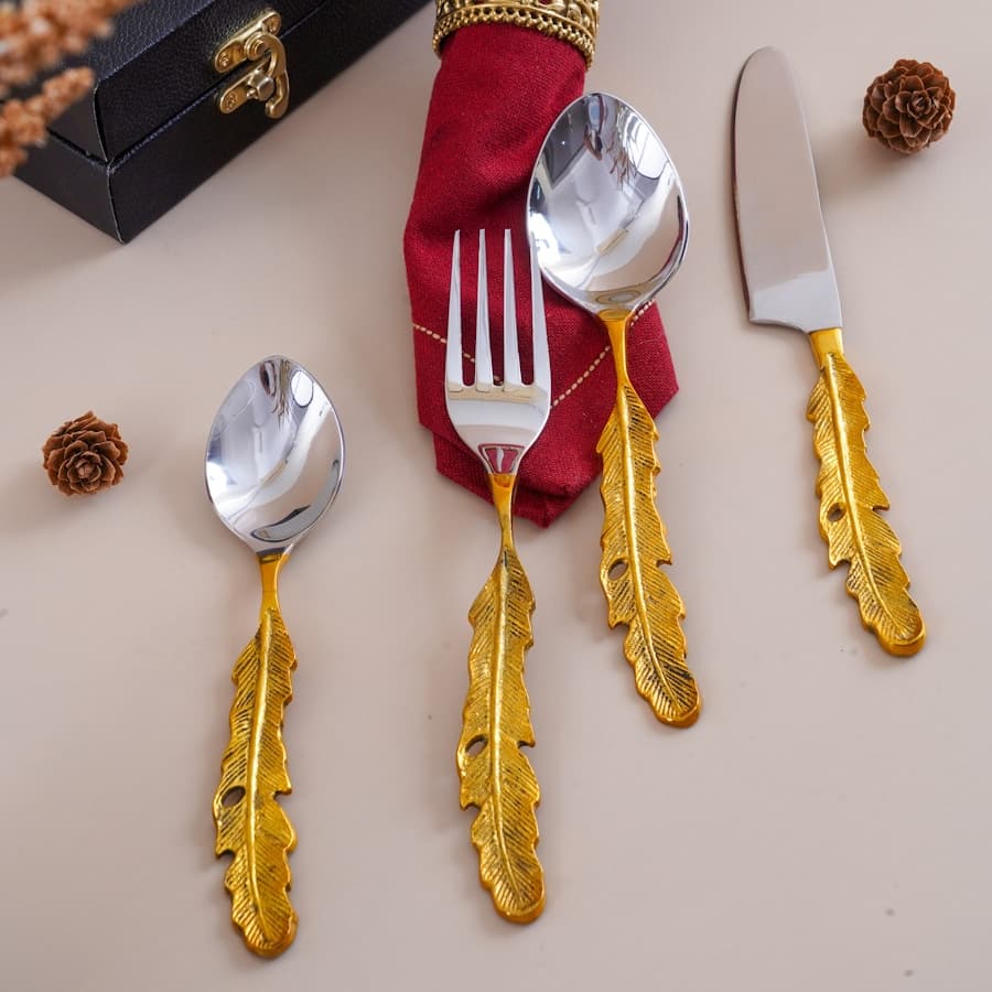 Oak Handle Cutlery Set