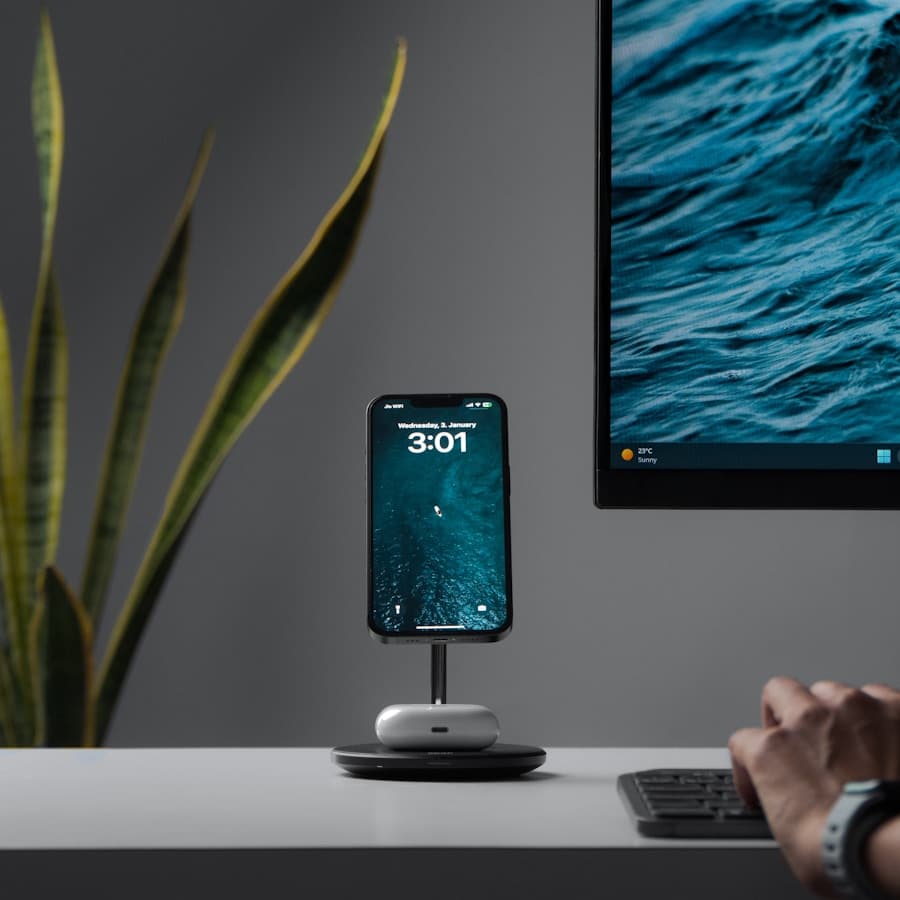 Minimal Wireless Charger Stand